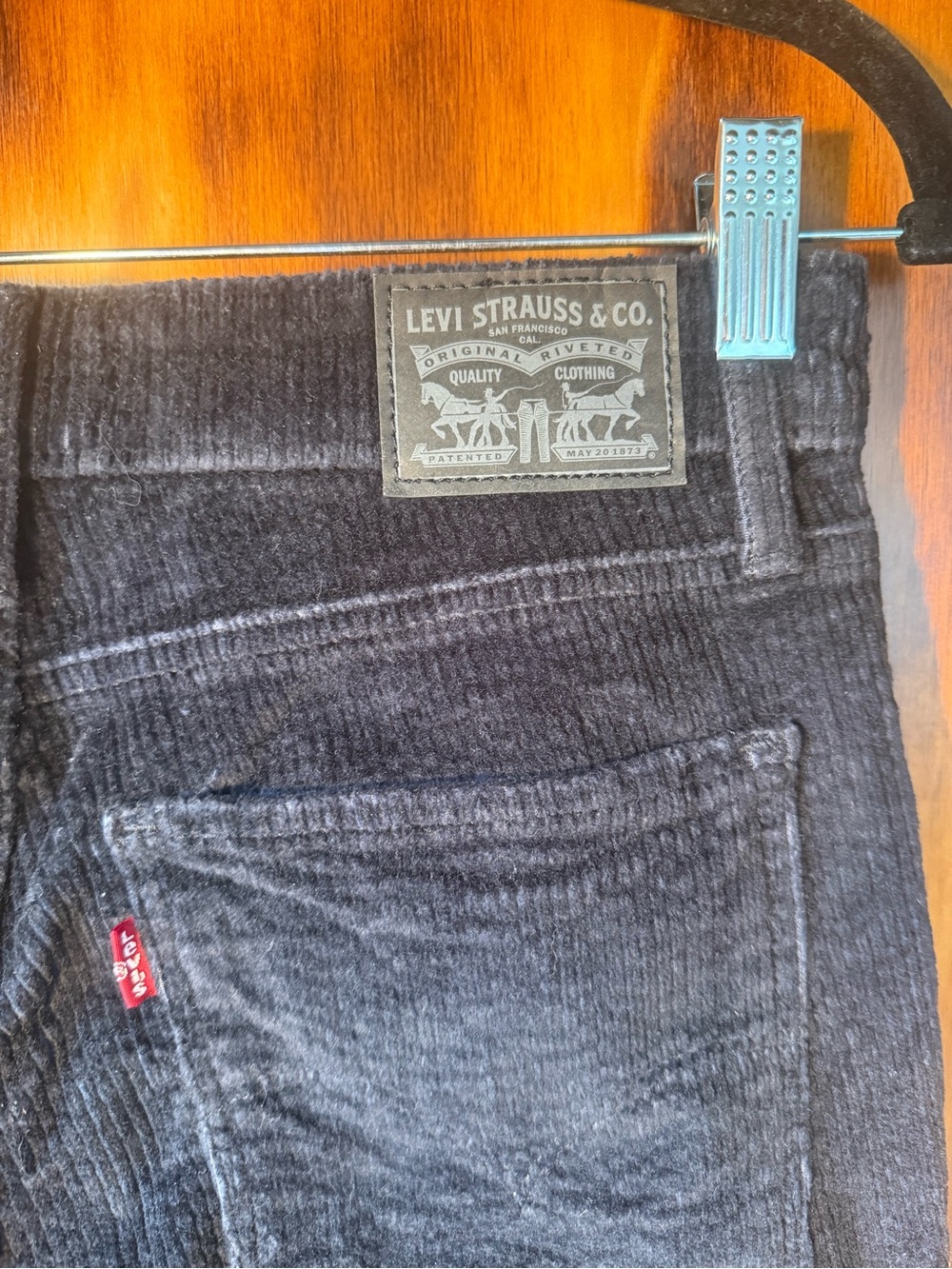 Levi's Women's Black Skinny Corduroy Jeans - Picture 4 of 4
